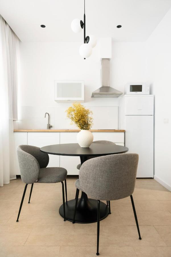 Blanq Marina Suites Валенсия Екстериор снимка