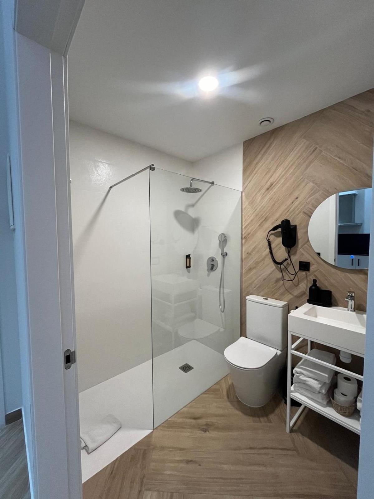 Blanq Marina Suites Валенсия Екстериор снимка